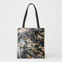 Autumn Otter Pond van Bladeren Tote Bag