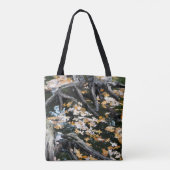 Autumn Otter Pond van Bladeren Tote Bag (Achterkant)