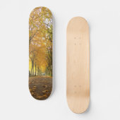 Autumn path with yellow trees and fallen leaves persoonlijk skateboard (Voorkant)