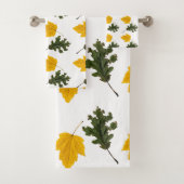 Autumn Symmetry Leaf Pattern Bad Handdoek (Insitu)