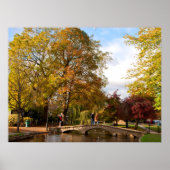Autumn Trees Bourton op het Poster van de waterkra (Voorkant)