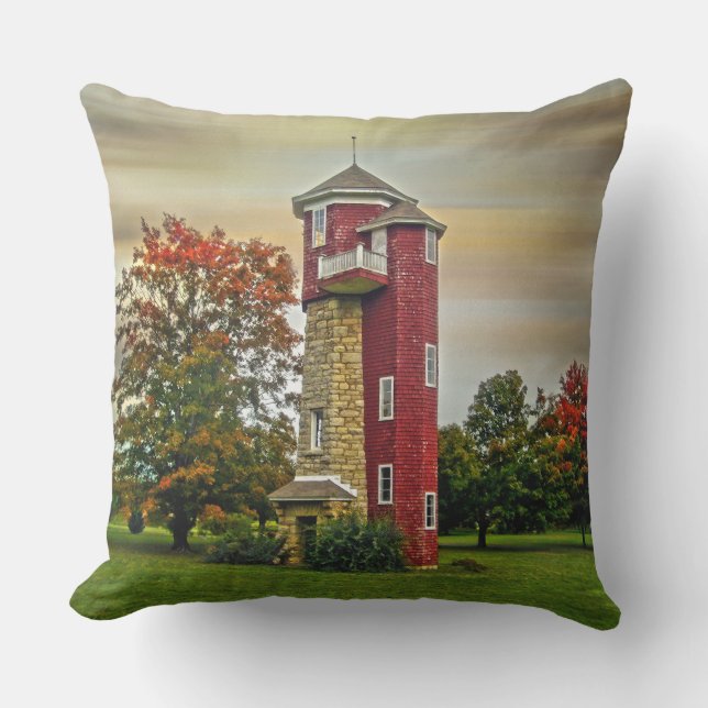 Autumn Water Tower Buitenkussen (Voorkant)