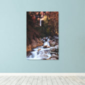 Autumn waterfall Peričnik, Slovenië Canvas Afdruk (Insitu (Houten vloer))