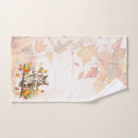 Autumn Whimsy – Thanksgiving Owl with Fall Leaves  Bad Handdoek (Handdoek)