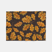 Autumnal eikenbladeren op donkerbruin fleece deken (Voorkant (Horizontaal))