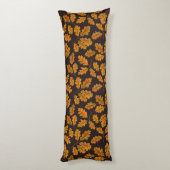 Autumnal eikenbladeren op donkerbruin lichaamskussen (Achterkant (Verticaal))