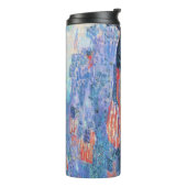 Avenue in the Rain by Frederick Childe Hassam Thermosbeker (Gedraaid links)