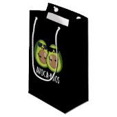 Avoca-bros Funny Avocado Pun Dark BG Klein Cadeauzakje (Voorkant Gekanteld)