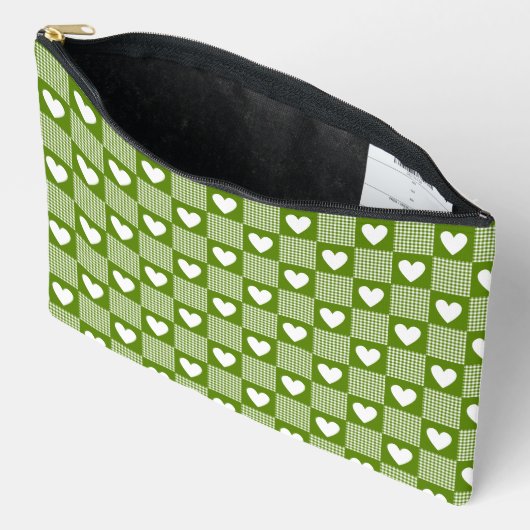 Avocado Green Gingham Heart Patch Plaid Etui (Open)