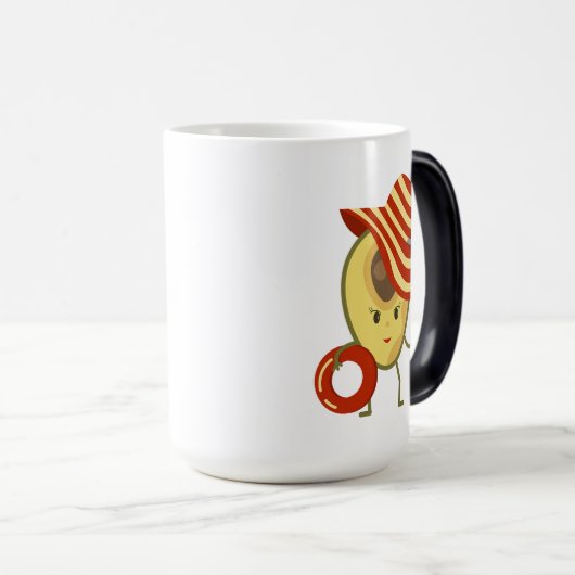 Avocado strandmeisje met zon-pet en zwemring magische mok (Voorkant rechts)