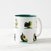 Avocado Yoga. Comisch, grappig, leuk Tweekleurige Koffiemok (Voorkant rechts)