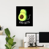 Avocatto Funny Avocado Cat Pun Dark BG Poster (Thuiskantoor)