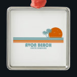 Avon Beach North Carolina Sun Palm Trees Metalen Ornament<br><div class="desc">Langdurige zandstralen met rolduinen beschrijven de stranden van Avon North Carolina. De Avon-vispier is een populaire verzamelplaats.</div>