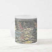 Avond lichten op het zee matglas koffiemok (Voorkant links)
