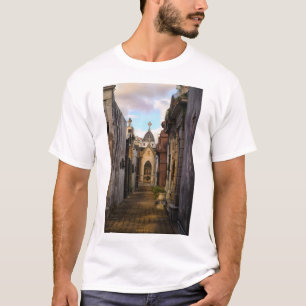 Avondlicht op de begraafplaats Recoleta T-shirt