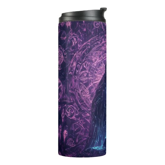 Avonturier decodeert oude runen thermosbeker (Gedraaid links)