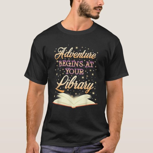 Avontuur begint bij uw bibliotheek Zomer lezen PR T-shirt (Voorkant)
