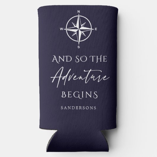 Avontuur begint donkerblauw gepersonaliseerd seltzer blikjeskoeler (Achterkant)