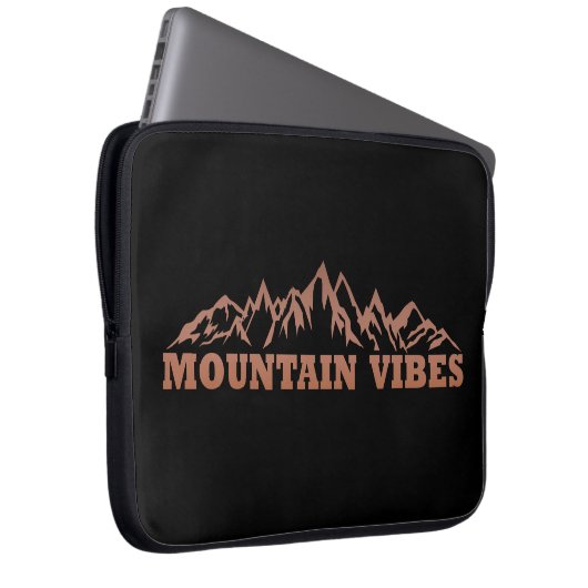 Avontuur met buitenbergvibes laptop sleeve (Voorkant Rechts)