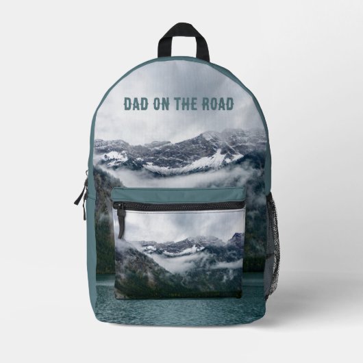 Avontuur - Sneeuwrijke bergen in de mist, op maat Bedrukte Rugzak (Voorkant)