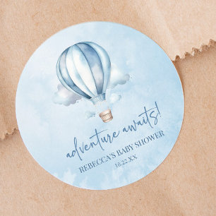 Avontuur wacht! Blauwe heteluchtballon Baby shower Ronde Sticker