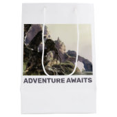 Avontuur wacht. Fantasielandschap Medium Cadeauzakje (Achterkant)