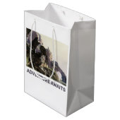 Avontuur wacht. Fantasielandschap Medium Cadeauzakje (Achterkant Gekanteld)