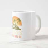 Avontuur wacht, grappig kamperen, kamperen idee grote koffiekop (Voorkant rechts)