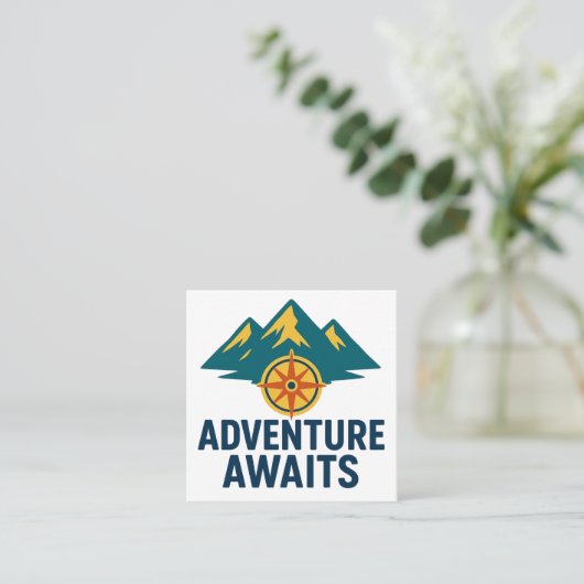 Avontuur wacht – Mountain & Compass Car Decal Vierkante Visitekaartje (Staand voorkant)