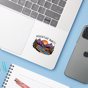 Avontuur wacht - Mountain Scene Sticker