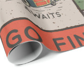 Avontuur wacht om het te vinden Retro Camping Reiz Cadeaupapier (Rol Hoek)