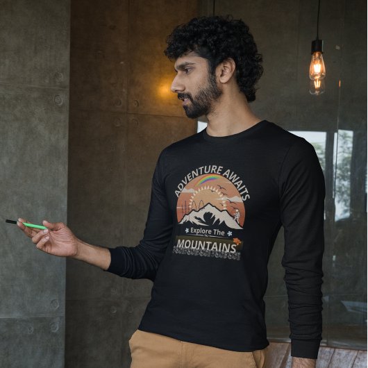 "Avontuur wacht-Ontdek de bergen" ontwerp T-shirt