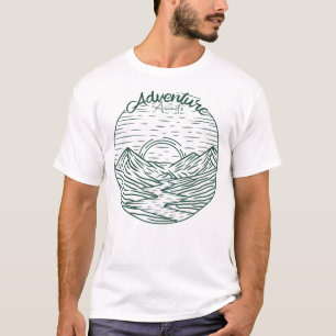 Avontuur wacht op berg met meer strand t-shirt