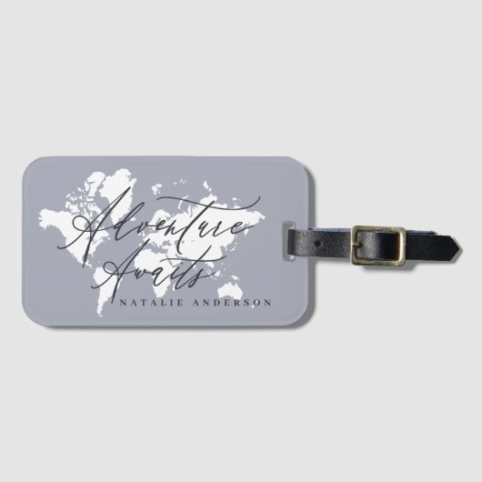 Avontuur wacht op blauwe waterverf wereldkaart bagagelabel (Voorkant (horizontaal))