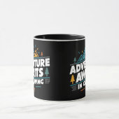 Avontuur wacht op de camping, zwarte mok (Midden)