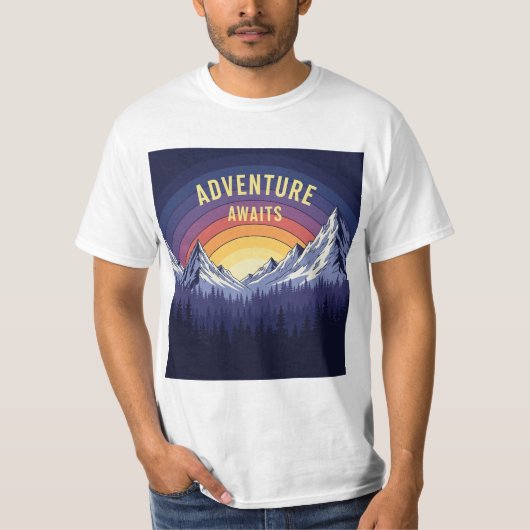 Avontuur wacht op Mountain Sunset Retro wandelen T-shirt (Voorkant)