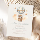 Avontuur wacht Teddy Bear Boy Baby shower Briefkaart<br><div class="desc">Dit schattige baby showers briefkaart heeft een lieve waterverf teddybeer in een blauw-wit gestreepte heteluchtballon,  boven de woorden "Adventure wacht!" in stoffig blauw retro script. Personaliseer de tekst met de naam van de aanstaande moeder in het script en de details in het schreefloze lettertype op een beige achtergrond.</div>