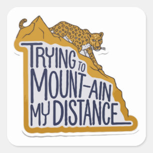 Avontuurlijke luipaard in de buitenlucht boven een vierkante sticker