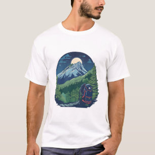 Avontuurlijke rugzak onder maanverlichte bergen t-shirt