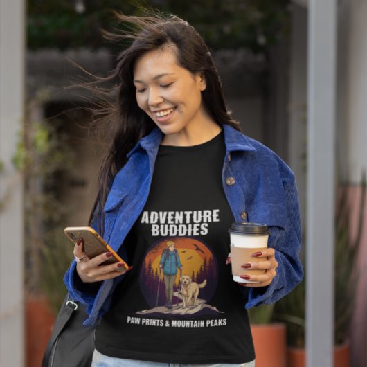 Avontuurlijke vrienden hond wandelen & bergzonsond t-shirt