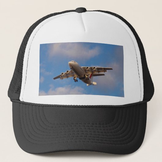 Avro RJ85 Jet Landt Trucker Pet (Voorkant)