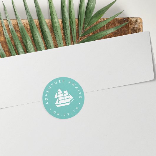 Awages voor avontuur | Turquoise en White Ship Ronde Sticker