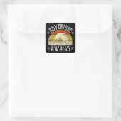 Awages voor avontuur vierkante sticker (Tas)
