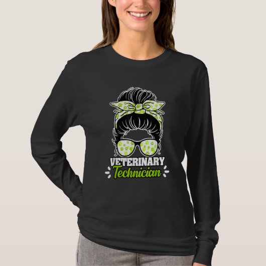 Awesome Veterinary Technician Messy Bun For A Vet  T-shirt (Voorkant)