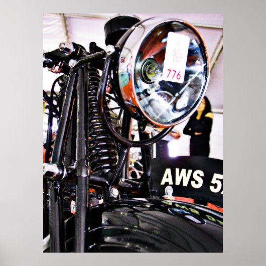 AWS 5. Vooraanzicht oude motorfiets Poster (Voorkant)