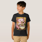 Axolotl Eating Ramen Noodles T-shirt (Voorkant volledig)