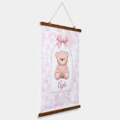 Ayla | Aangepaste Roze Teddybeer Nursery Design Hangend Wandkleed (Gebogen)