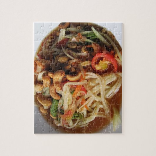 Ayutthaya Spicy Papaya Salad [Som Tam] met Cashew Legpuzzel (Verticaal)