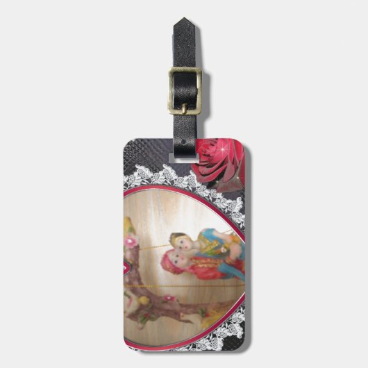 Aziatisch bruidspaar op Heart Swing Art Print Bagagelabel (Voorkant verticaal)