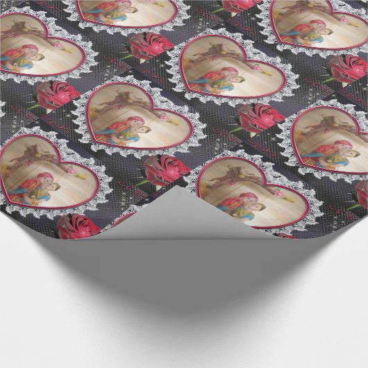 Aziatisch bruidspaar op Heart Swing Art Print Cadeaupapier (Hoek)